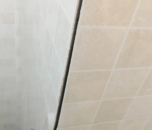 商丘市瓷砖空鼓维修公司分享阳台瓷砖脱落的修复过程可以分为以下几个步骤